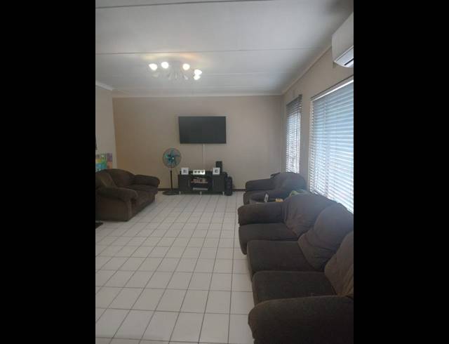 1 BEDROOM PROPERTY TO RENT IN ARBORETUM